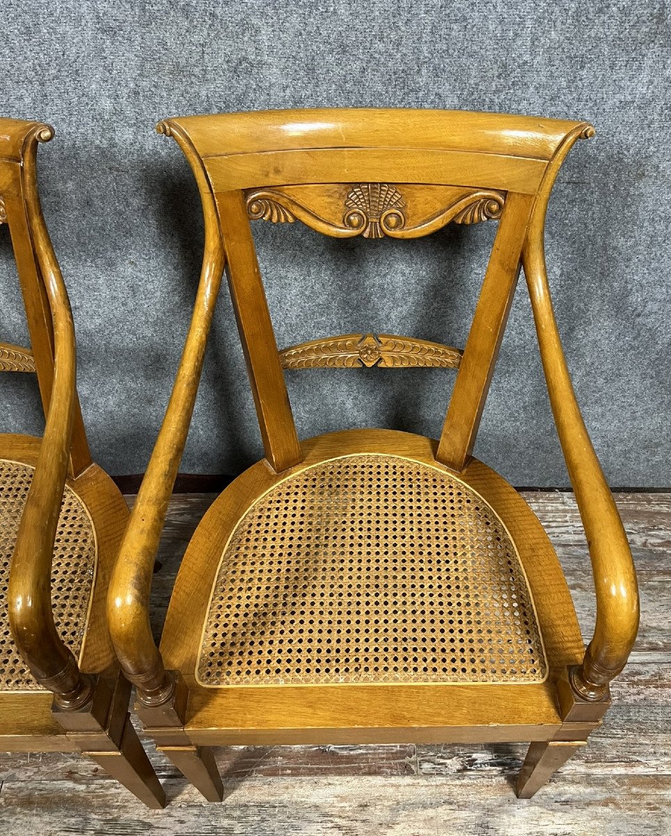 paire de fauteuils style Directoire - Consulat en noyer blond vers 1900