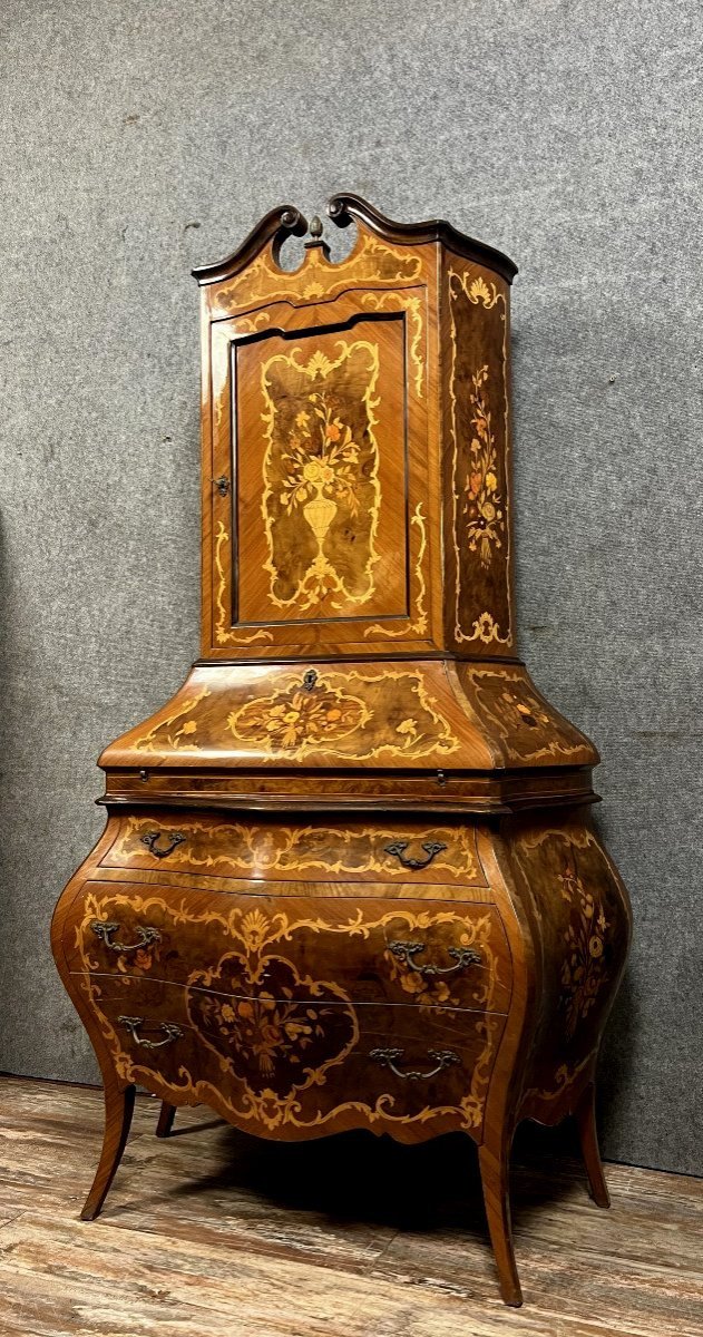 Cabinet secrétaire&nbsp;Scriban galbé origine LOMBARDIE de style louis XV en bois nobles vers 1880-1900