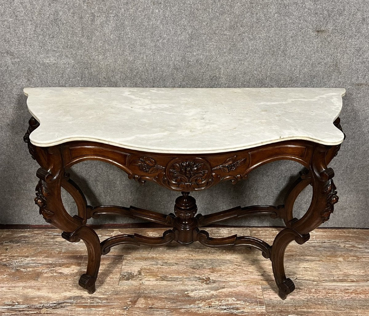 console galbée style Louis XV en acajou circa 1850 / 150cm