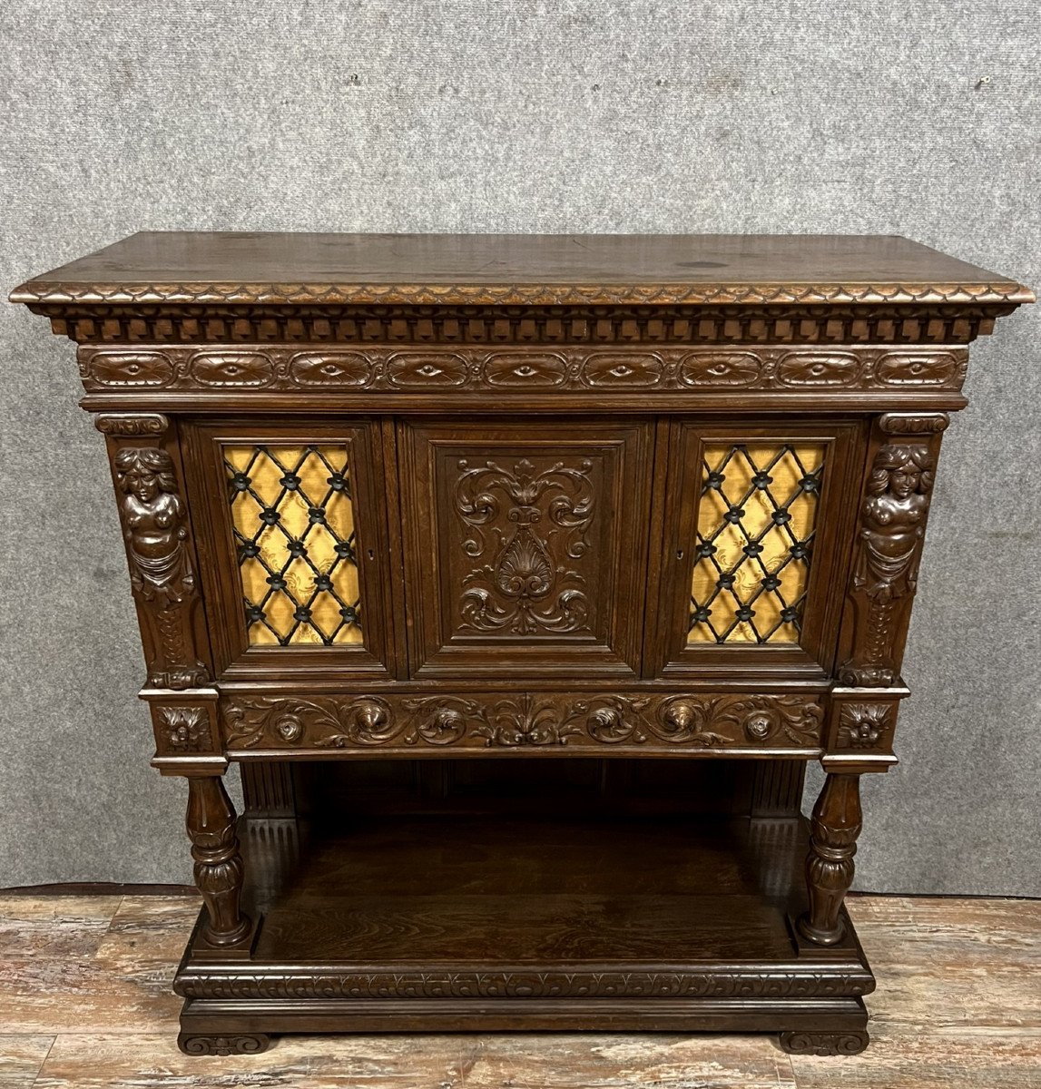 cabinet dressoir style Renaissance en noyer et chêne circa 1850