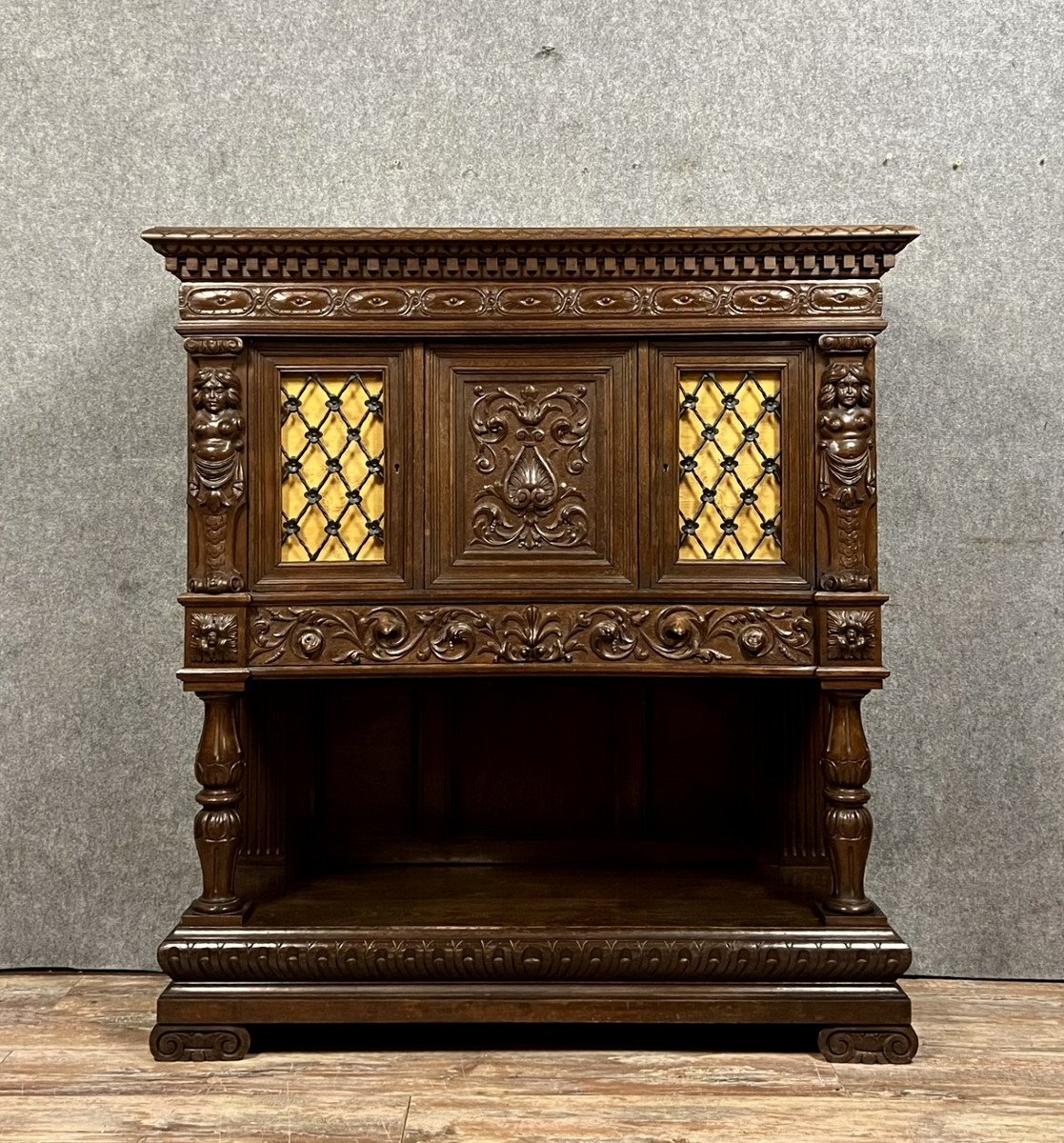 cabinet dressoir style Renaissance en noyer et chêne circa 1850