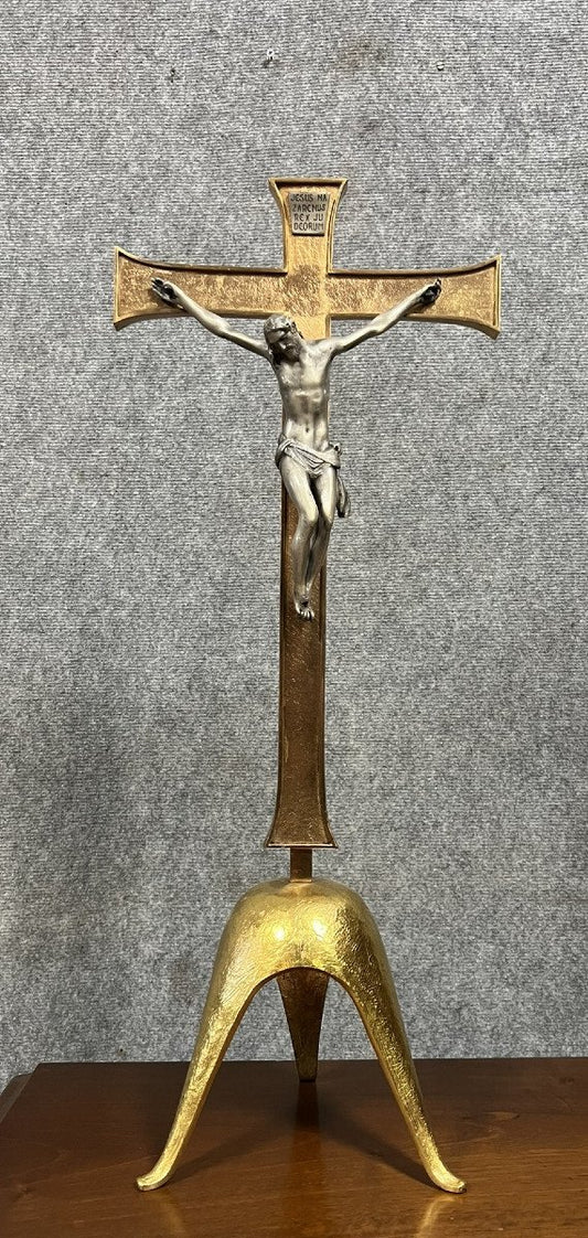 Crucifix d'Autel en bronze doré d’après Paul Maitland Smith / h 68cm