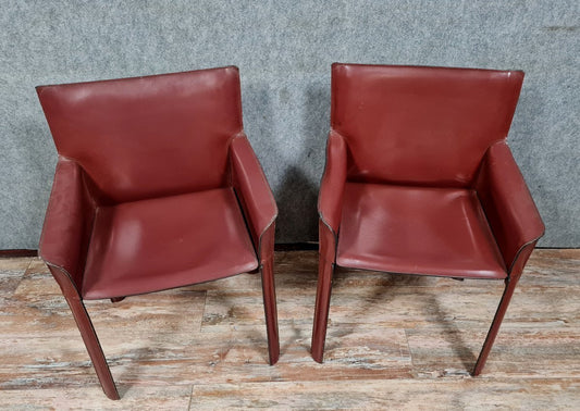 D'après Mario Bellini pour Cassina:&nbsp; paire de fauteuils cab 413 en cuir oxblood vers 1970.