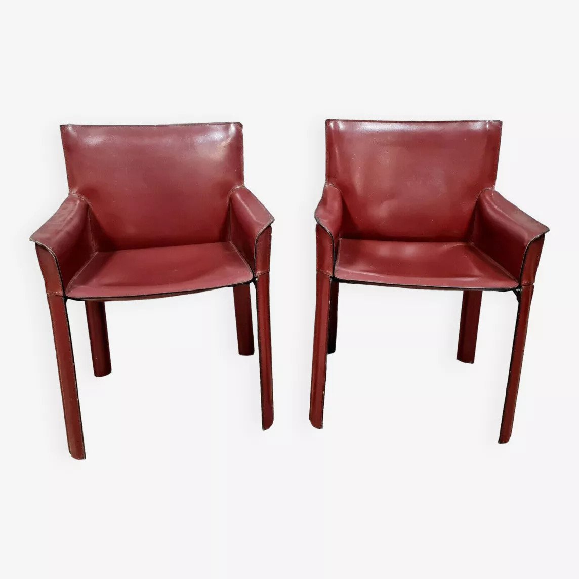 D'après Mario Bellini pour Cassina:&nbsp; paire de fauteuils cab 413 en cuir oxblood vers 1970.