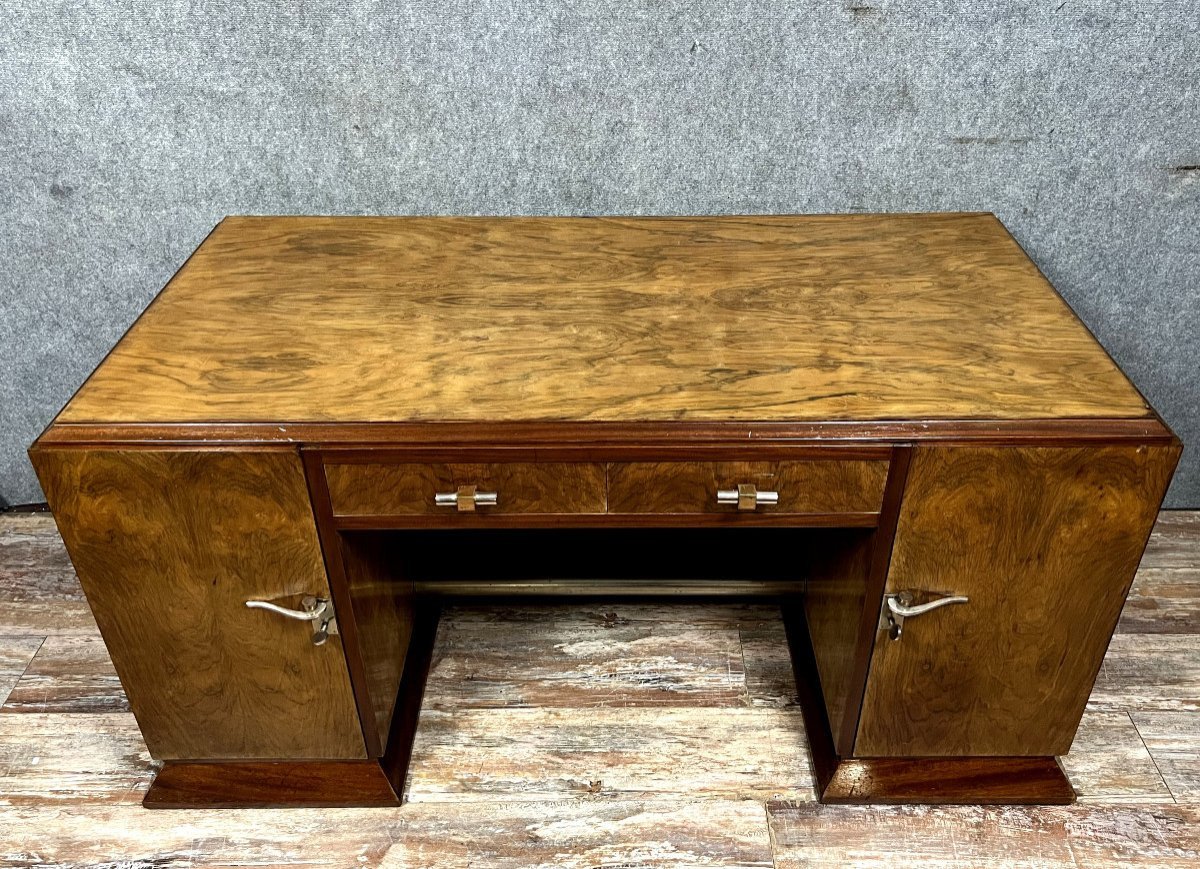 bureau de centre époque Art Déco en noyer et ronce de noyer vers 1940.