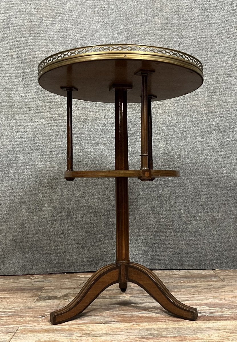 table guéridon bouillotte style Louis XVI en marqueterie de bois précieux vers 1850