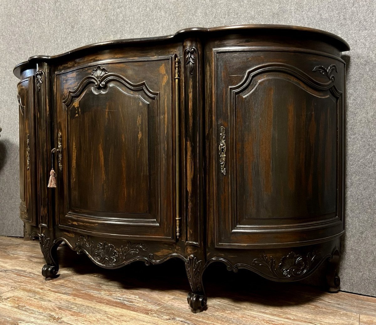 Buffet en Enfilade en bois laqué et bois teinté style Louis XV vers 1900