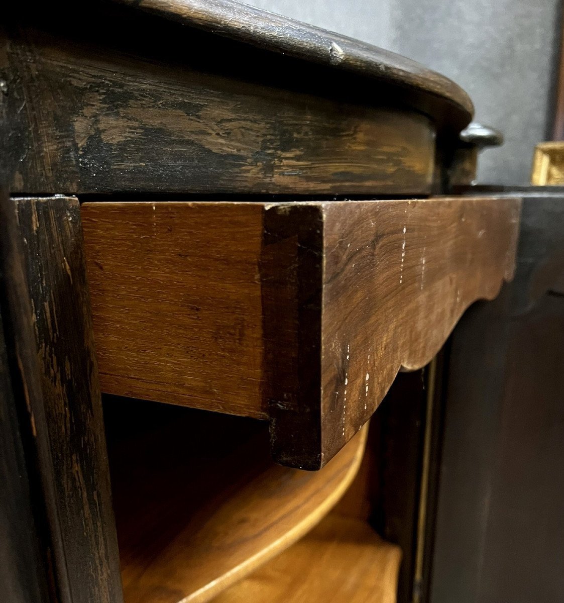 Buffet en Enfilade en bois laqué et bois teinté style Louis XV vers 1900