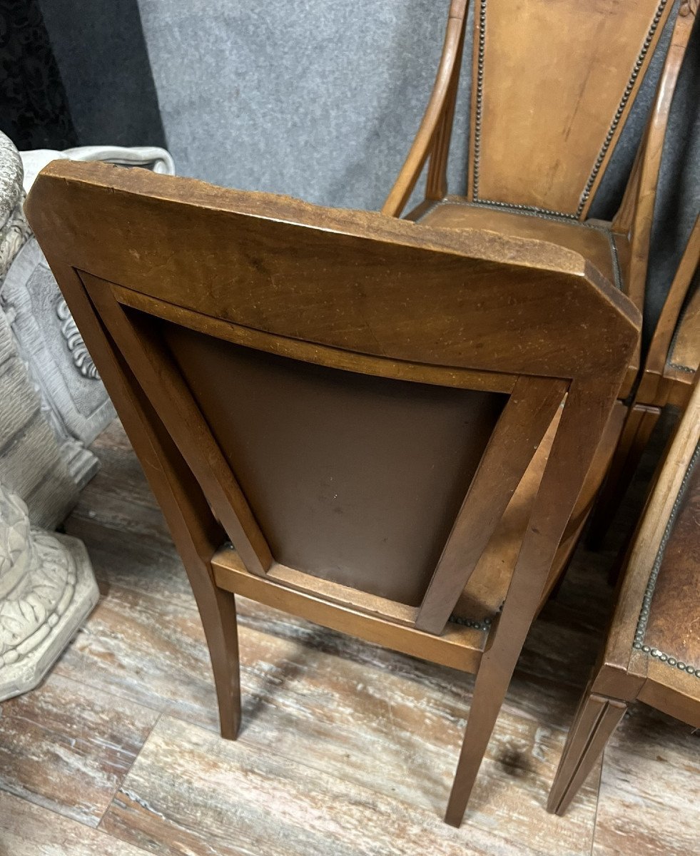 Travail de l'école de Nancy vers 1920 : Extraordinaire Suite de huit chaises fauteuils de type gondole, en noyer.