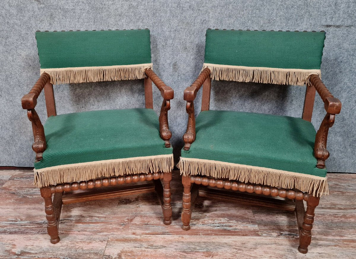 Paire de fauteuils Louis XIII en chêne massif vers 1850