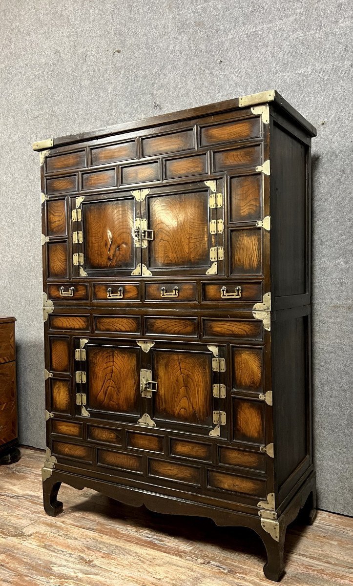 cabinet Chinois en bois de fer et bronze doré époque XIXème