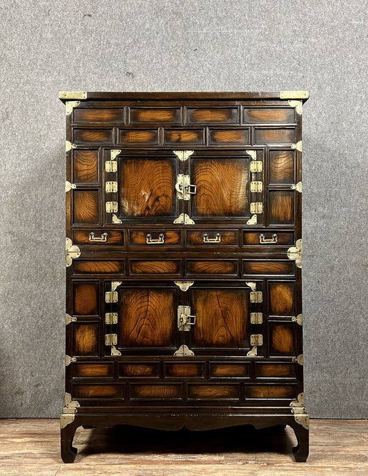 cabinet Chinois en bois de fer et bronze doré époque XIXème