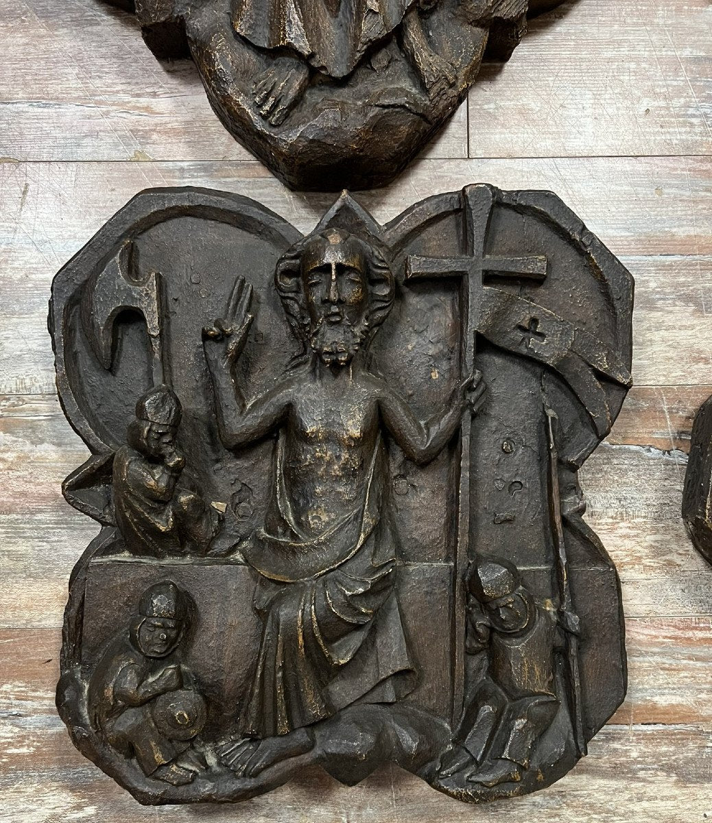 série de 4 panneaux d'un retable de dévotion en plâtre patinés époque XVII eme