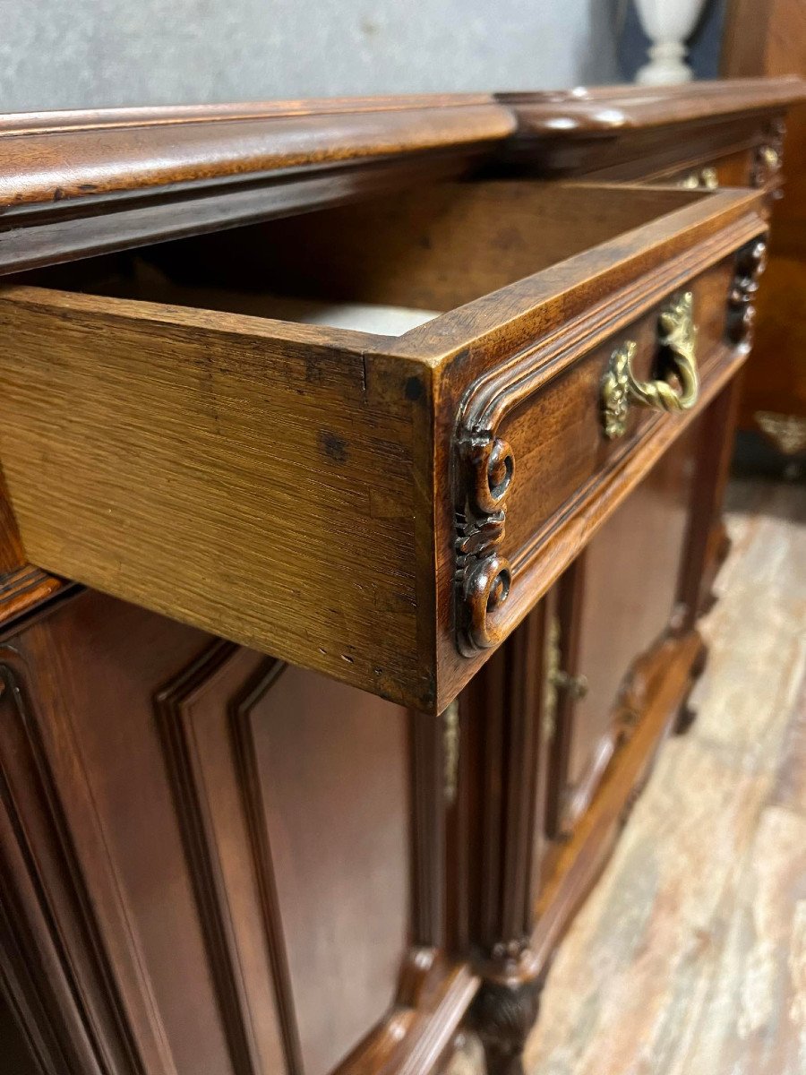 Buffet en enfilade estampillé de style Louis XV en noyer vers 1880