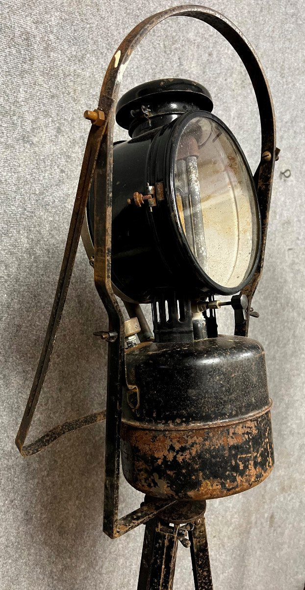 projecteur de balisage de pistes d'avions en fonte vers 1920