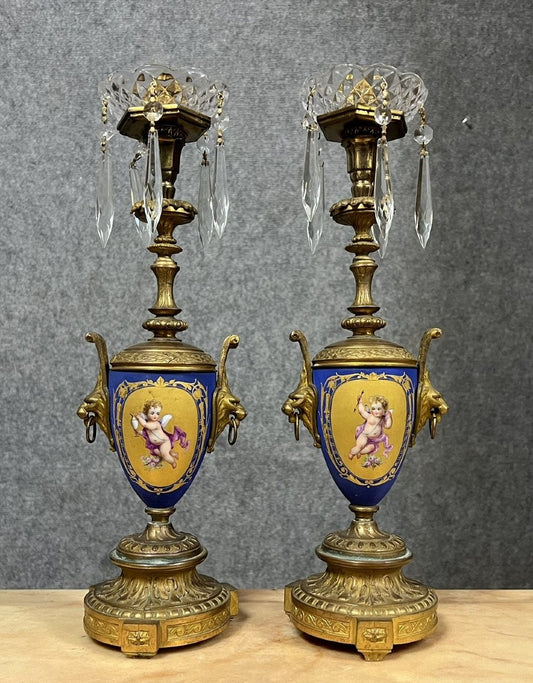 paire de chandeliers époque Napoléon III en bronze doré et porcelaine bleu céleste de Sèvres vers 1850