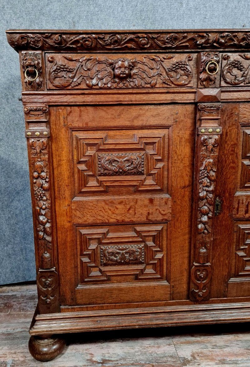 buffet d'appui ou bassette Renaissance en chêne massif vers 1700 / h142cm