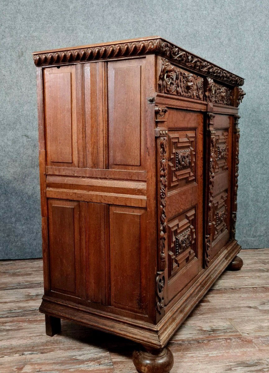 buffet d'appui ou bassette Renaissance en chêne massif vers 1700 / h142cm