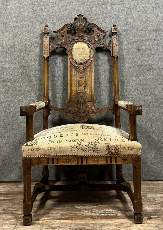 fauteuil de bureau de style renaissance en bois sculpté vers 1850