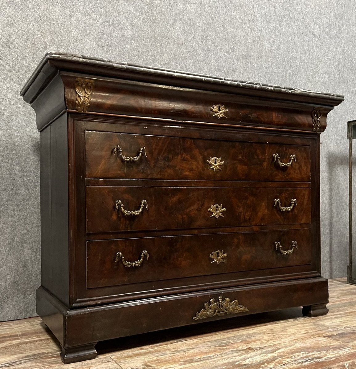 commode Parisienne époque Louis Philippe en acajou circa 1830