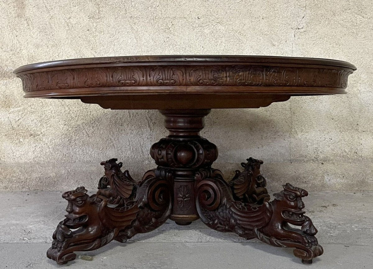 table guéridon a allonges style Renaissance d'un pavillon de chasse en noyer massif  ( 504 cm )