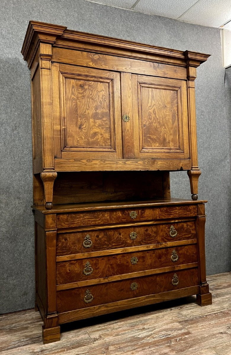 Commode cabinet époque Empire en orme circa 1810-1820