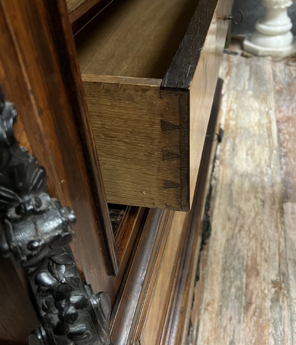 armoire époque Napoléon III en bois de rose, palissandre et bois noirci vers 1850