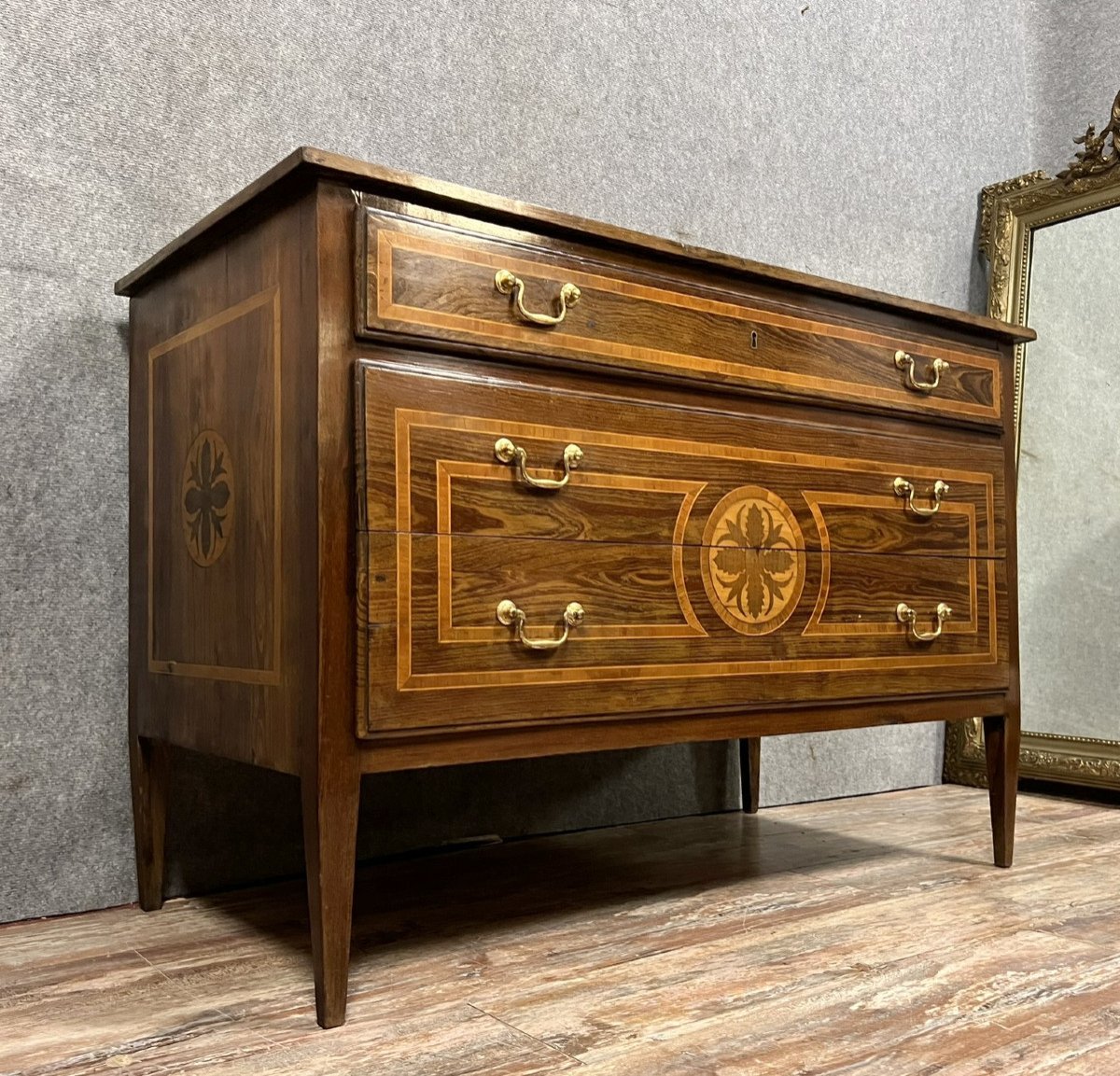 commode Italienne époque Louis XVI en marqueterie vers 1780