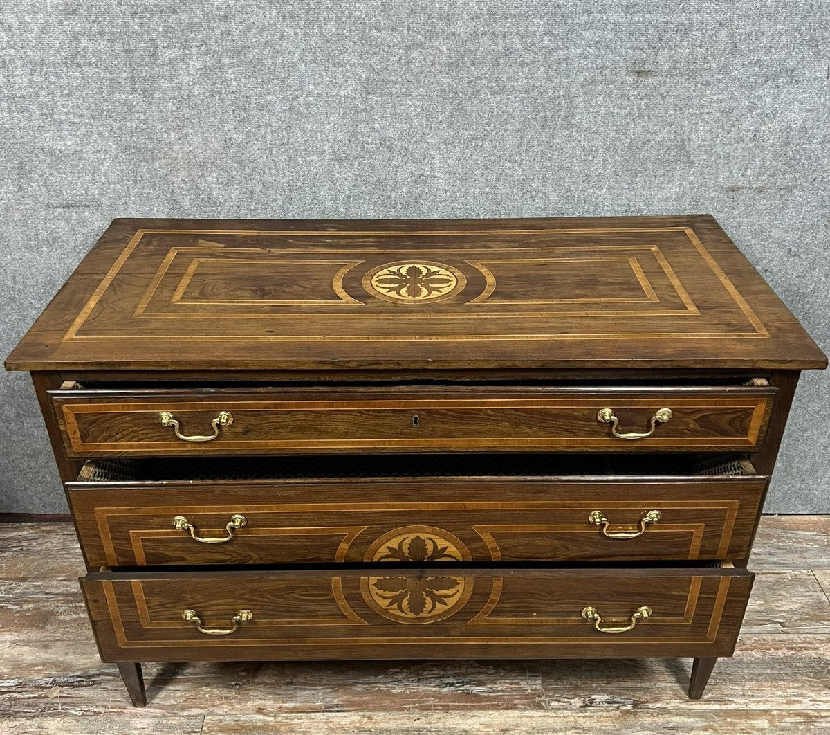 commode Italienne époque Louis XVI en marqueterie vers 1780