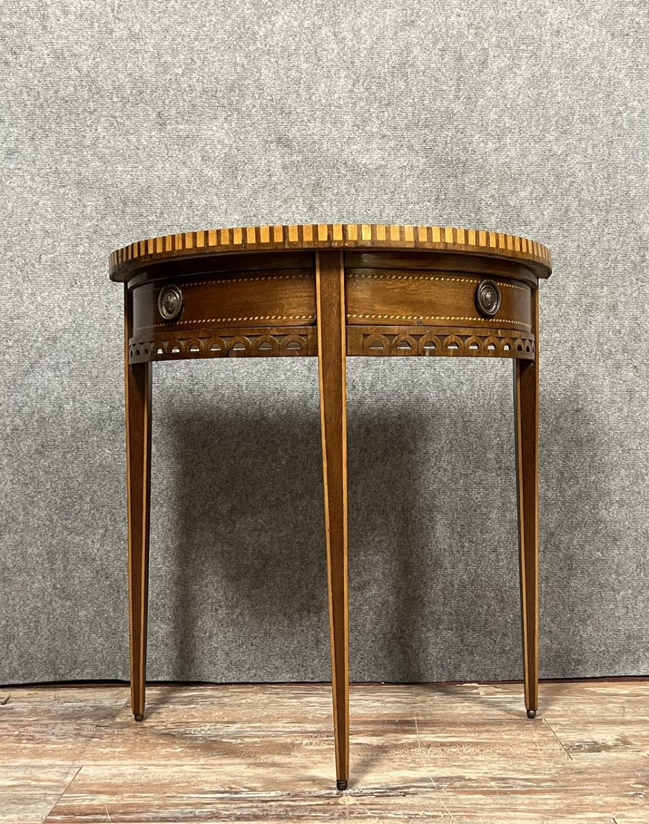 console demie lune style Louis XVI en acajou et marquèterie de bois clair vers 1850