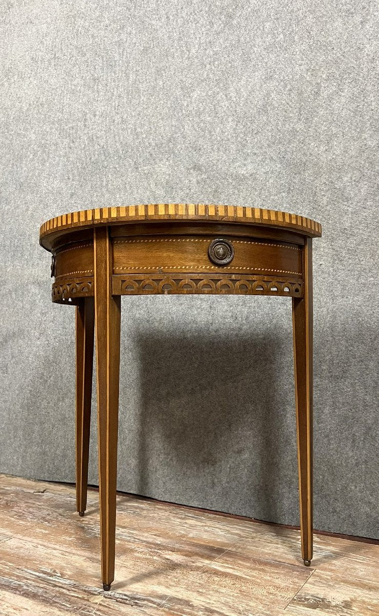 console demie lune style Louis XVI en acajou et marquèterie de bois clair vers 1850