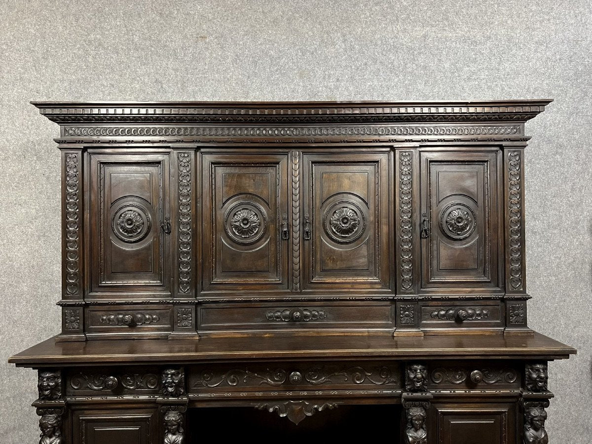 cabinet-buffet Renaissance de château en noyer massif vers 1850