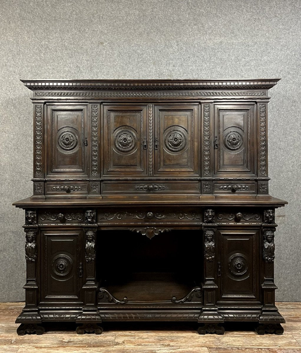 cabinet-buffet Renaissance de château en noyer massif vers 1850